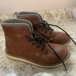 Boys brown boots